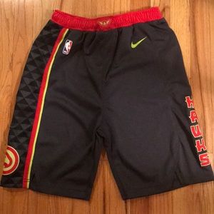 Nike Atlanta Hawks gym shorts, Youth L